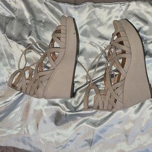 GENTLE SOULS WEDGE SANDALS